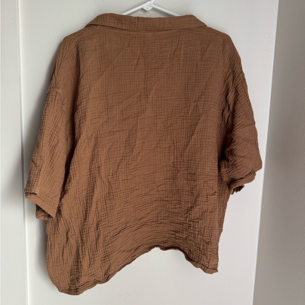 Stars above Light Brown Textured button up top - Picture 5 of 5